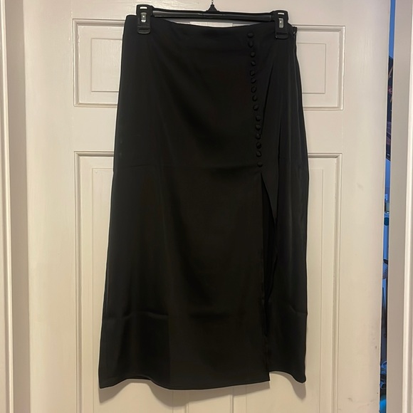 Forever 21 Dresses & Skirts - NWOT Forever 21 Satin Midi Skirt